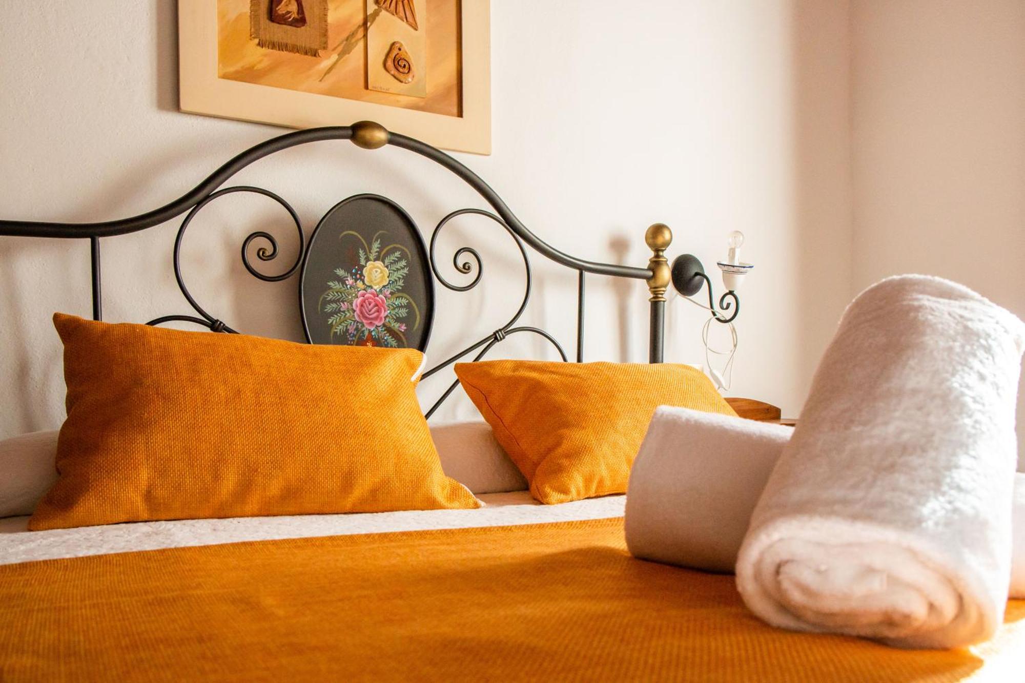 Hotel S'Ammentu House Bosa Zewnętrze zdjęcie